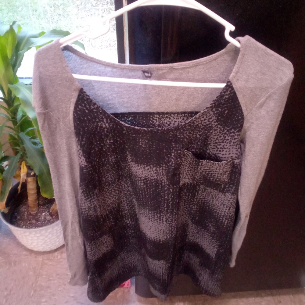 Women's size large shirt
